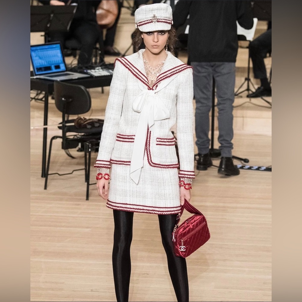 Chanel 2018 runway sailor White and Red Trim Tweed Skirt 34